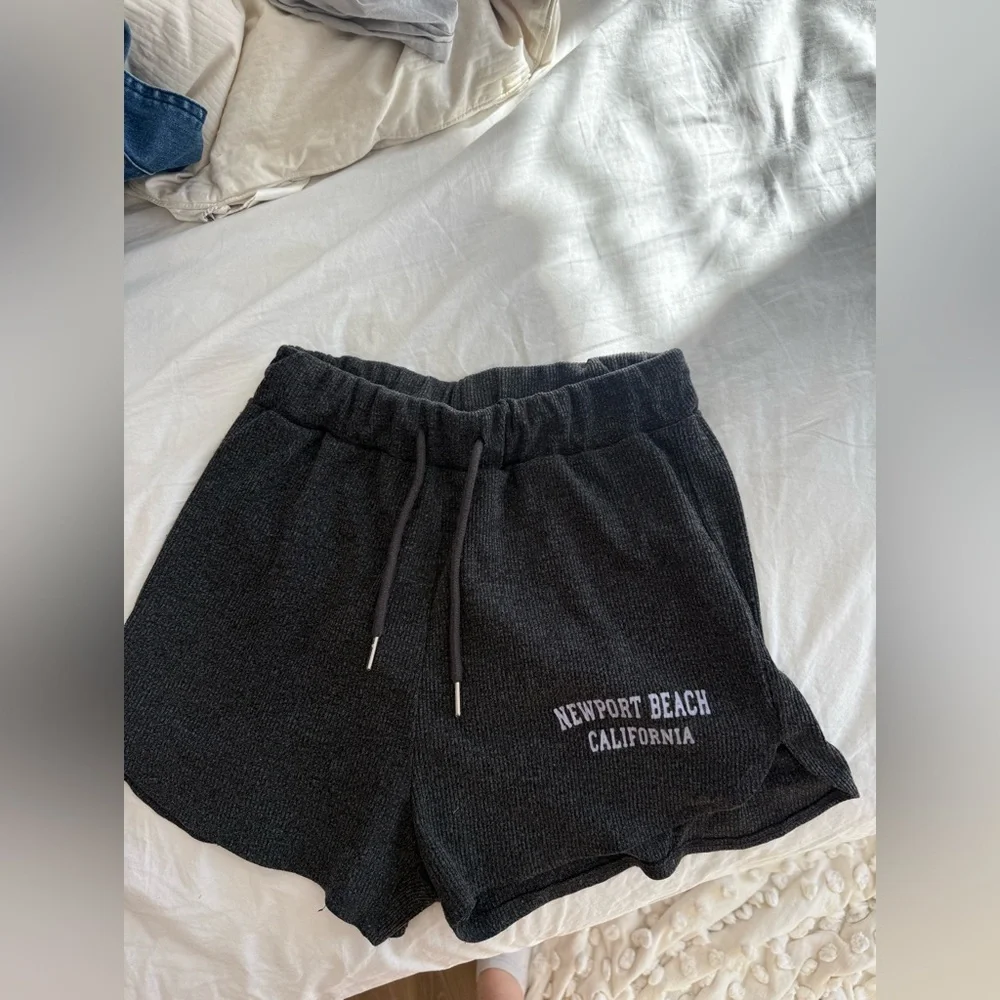 NEWPORT BEACH shorts S - Picture 2 of 4